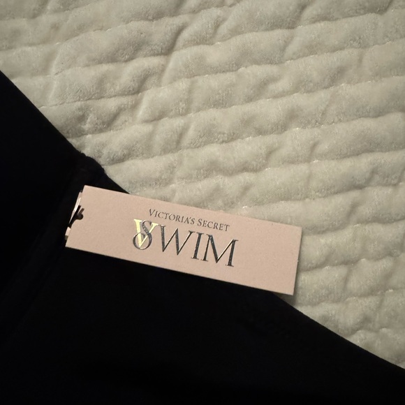 VS Triangle Bikini - Picture 2 of 4